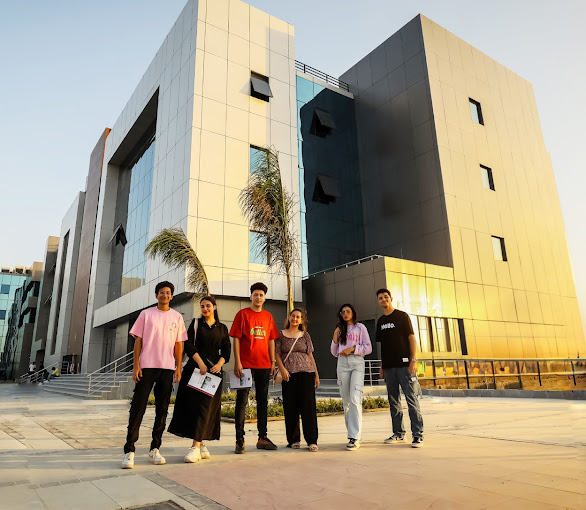 جامعة المدينة بالقاهرة 